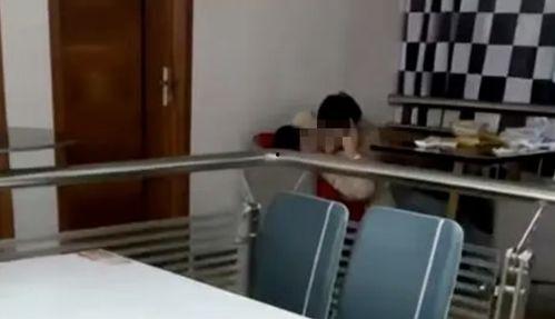 大学食堂吃瓜视频,揭秘大学生活趣味瞬间