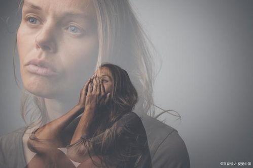 女孩子和闺蜜吃瓜的视频,揭秘娱乐圈幕后故事