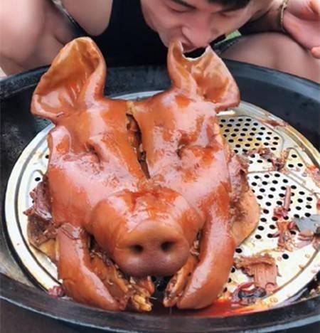 刘大瓜吃烤猪头视频在线观看,在线观看惊险刺激瞬间