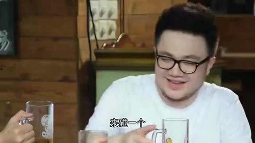 搞笑路人吃瓜视频,笑翻你的周末时光