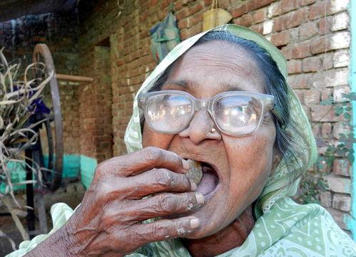 印度老太太吃红瓜视频