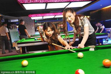 台球助教吃瓜视频,揭秘台球圈幕后趣闻