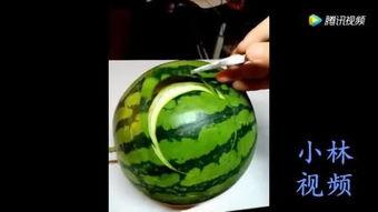 朋友吃哈密瓜的视频,朋友分享哈密瓜甜蜜时光